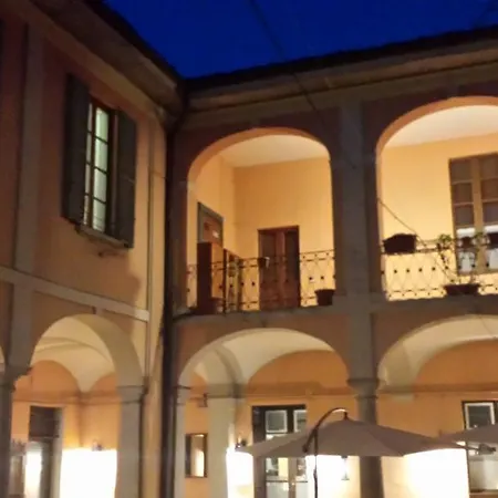 Archi E Colonne بيت ضيافة فيربانيا